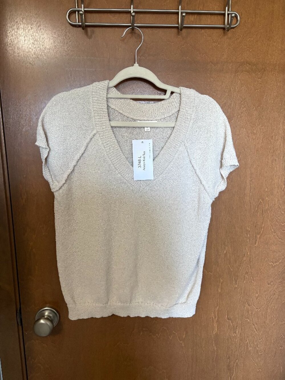 NWT cream top